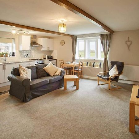 Host & Stay - Cosy Cottage Emley Extérieur photo