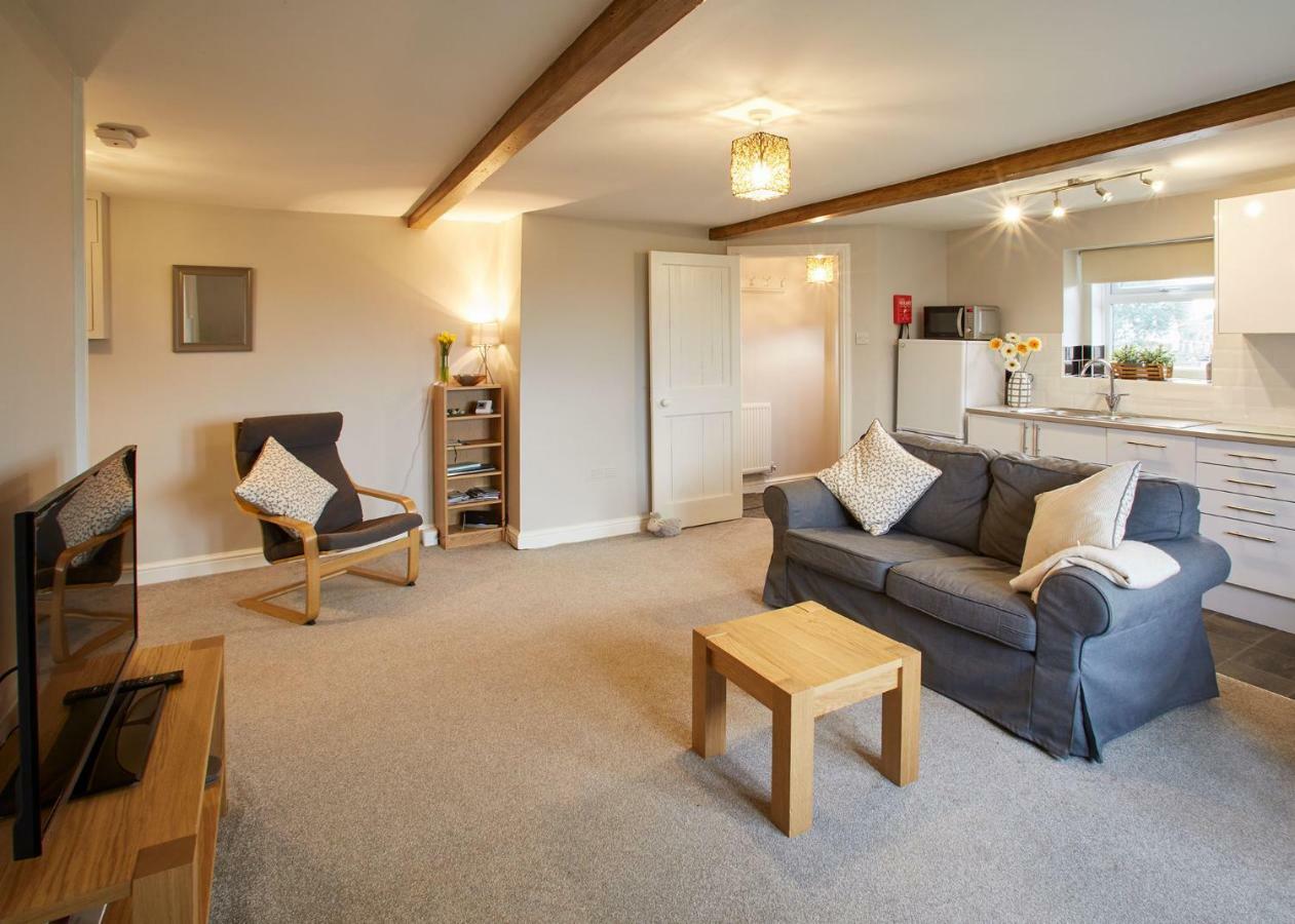Host & Stay - Cosy Cottage Emley Extérieur photo