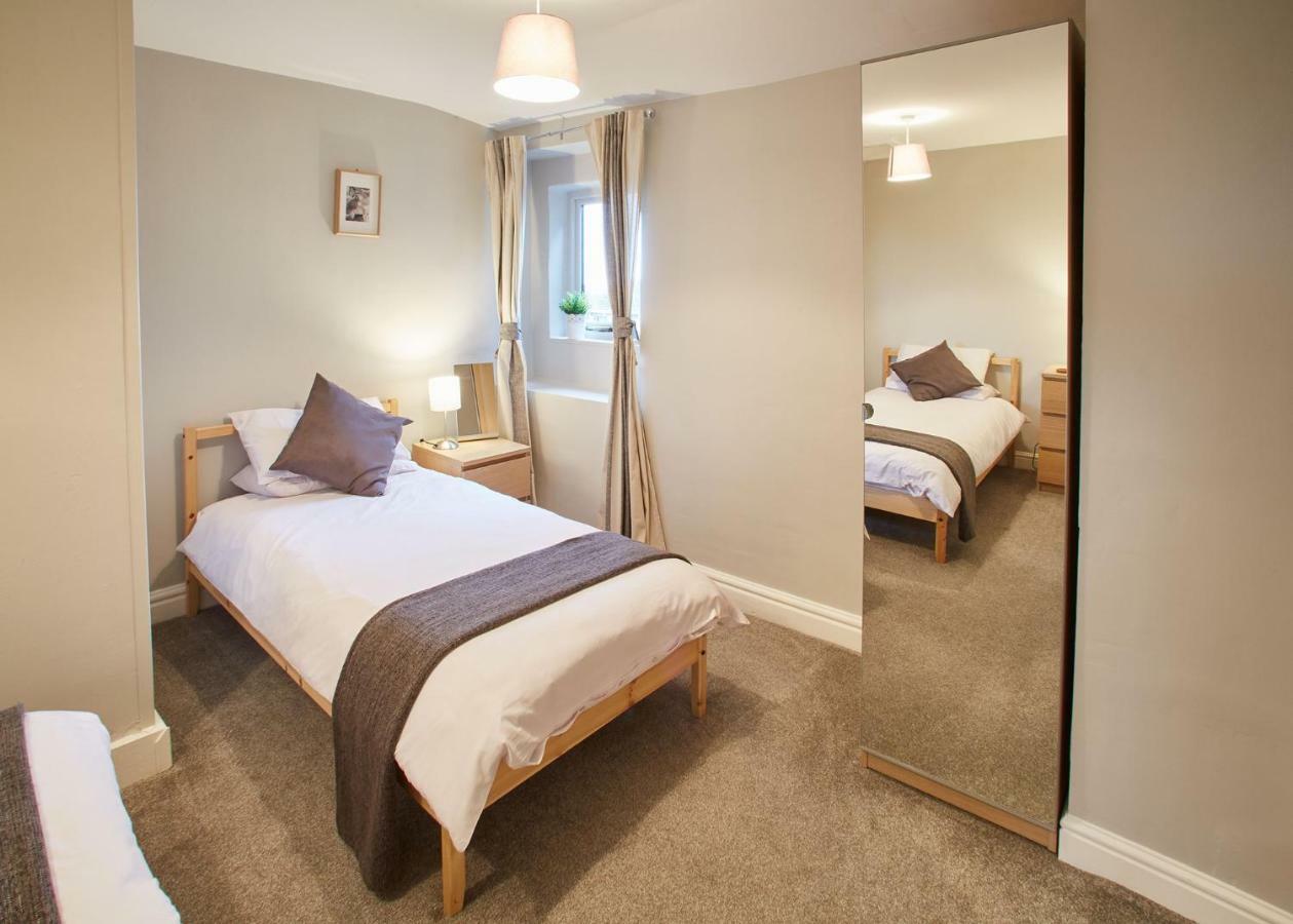 Host & Stay - Cosy Cottage Emley Extérieur photo