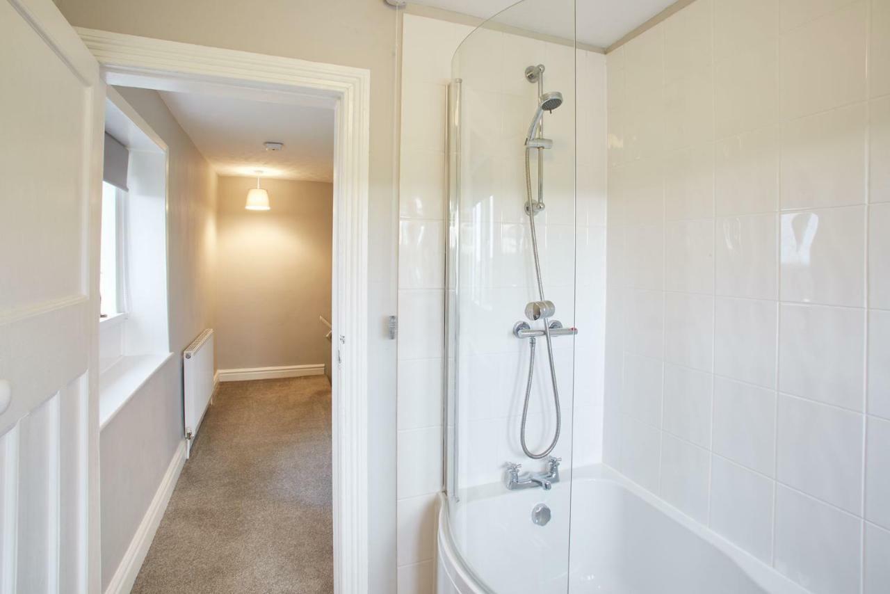 Host & Stay - Cosy Cottage Emley Extérieur photo