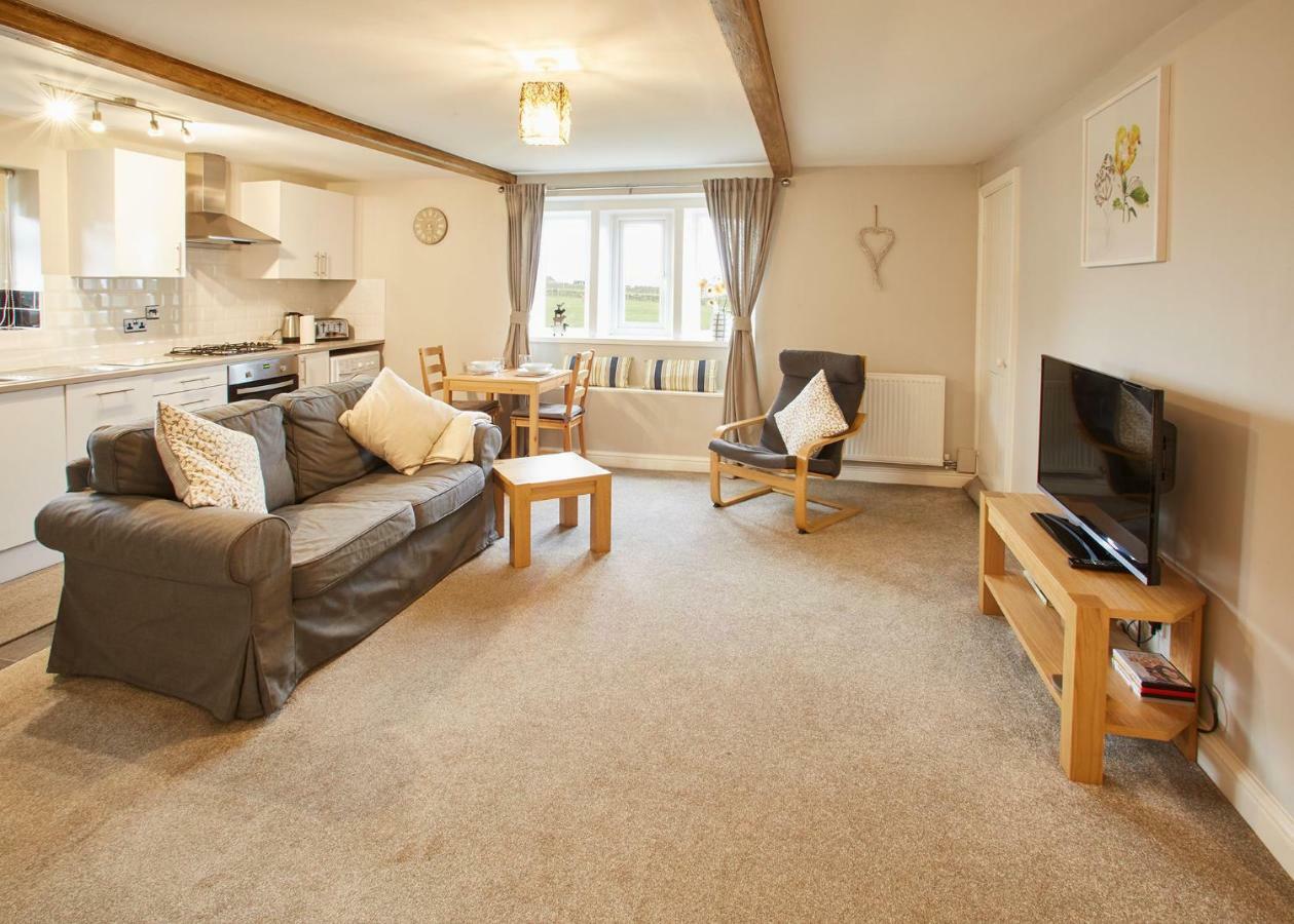 Host & Stay - Cosy Cottage Emley Extérieur photo