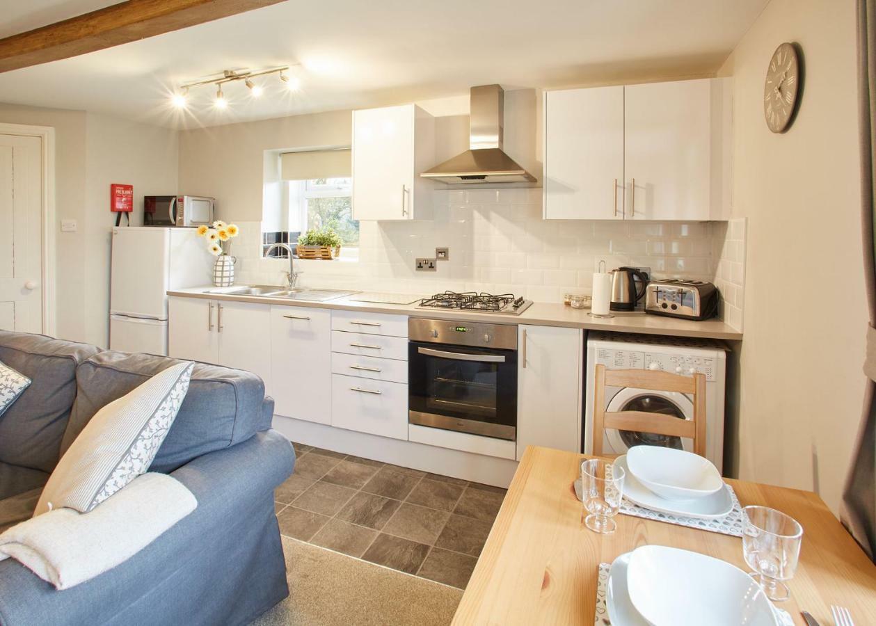 Host & Stay - Cosy Cottage Emley Extérieur photo